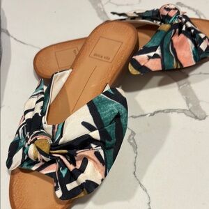 Dolce Vita Black and White Sandals Modern Criss-Cross Design